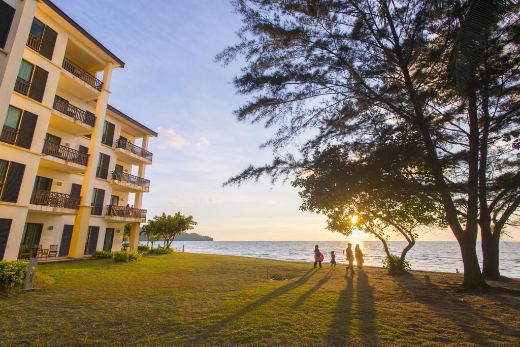 Sabah Beach Villas & Suites Kota Kinabalu Exterior foto