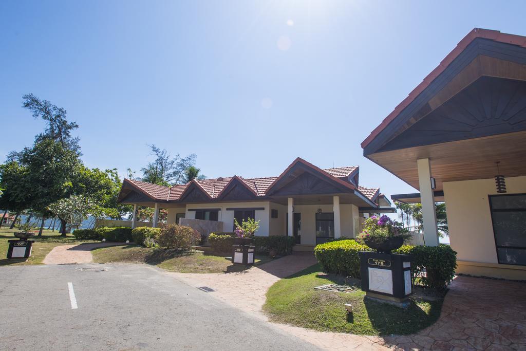 Sabah Beach Villas & Suites Kota Kinabalu Exterior foto