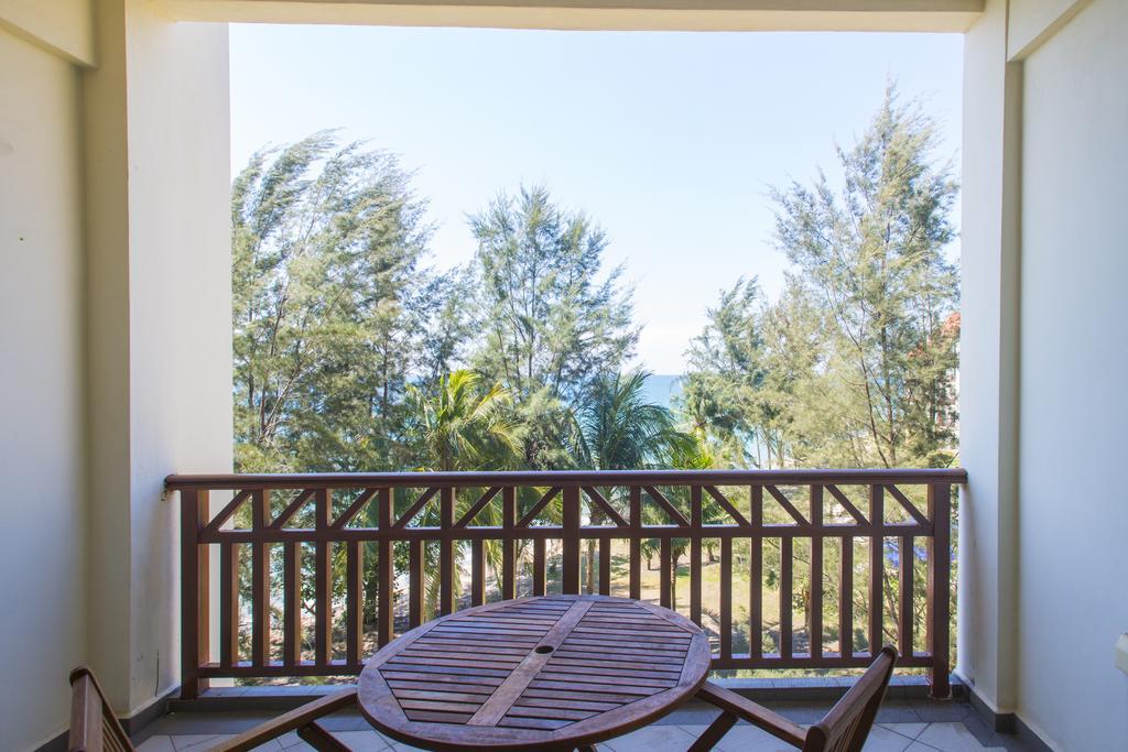 Sabah Beach Villas & Suites Kota Kinabalu Exterior foto